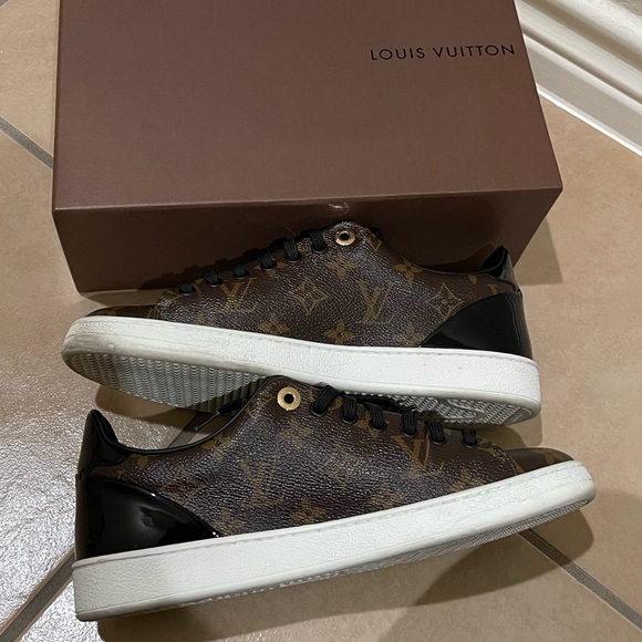 Louis Vuitton Front Row Sneaker - Monogram - Picture 6 of 9